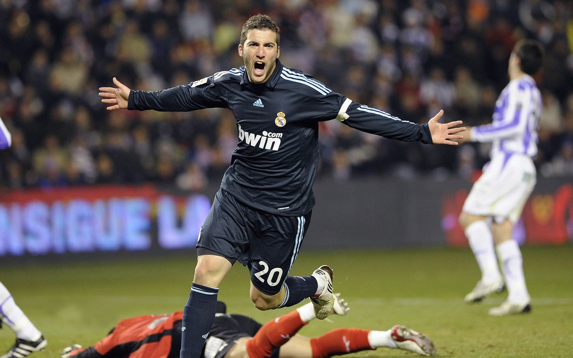 日本赛道:融合传统与科技的奇迹,日本三大赛道